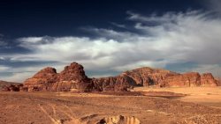蓝天白云沙漠岩石高清图片
