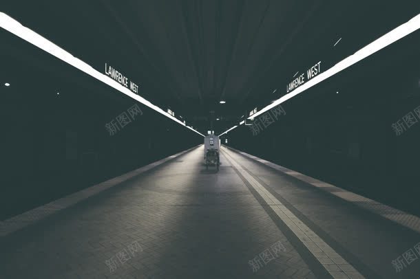 灰色孤独的隧道公路jpg设计背景_新图网 https://ixintu.com 公路 孤独 灰色 隧道