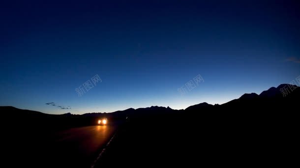 天空夜晚地平线大山jpg设计背景_新图网 https://ixintu.com 地平线 夜晚 大山 天空