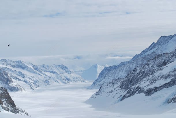 雪山间的大道海报背景jpg设计背景_新图网 https://ixintu.com 大道 海报 背景 雪山