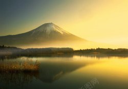 美丽场景日本富士山黄色天空光效场景高清图片