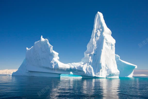 水面漂浮的冰山雪山jpg设计背景_新图网 https://ixintu.com 冰山 模型 水面 漂浮 雪山