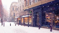 下雪欧美城市建筑下雪适量背景高清图片