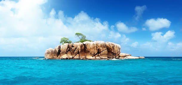 大海中的岛屿jpg设计背景_新图网 https://ixintu.com 动漫蓝天白云图片 大海 岛屿 自然风光 蓝天白云
