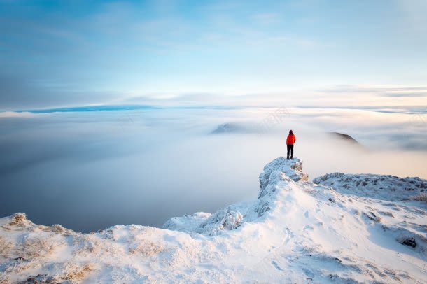 站在雪山看远处的雾jpg设计背景_新图网 https://ixintu.com 远处 雪山