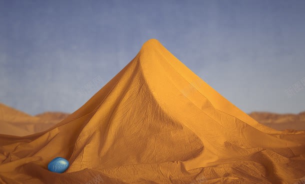 黄色沙漠金字塔摄影合成背景