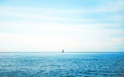 海边蓝色天空海边蓝色天空背景高清图片