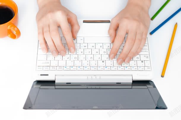 工作电脑键盘白色jpg设计背景_新图网 https://ixintu.com 工作 电脑 白色 键盘