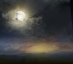 云层中的大门图片云层中的月亮高清图片