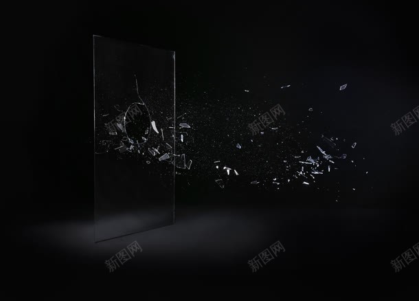 黑色破碎的玻璃碴jpg设计背景_新图网 https://ixintu.com 玻璃碴 破碎 黑色