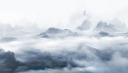 雾景色白青色的雾山景色高清图片