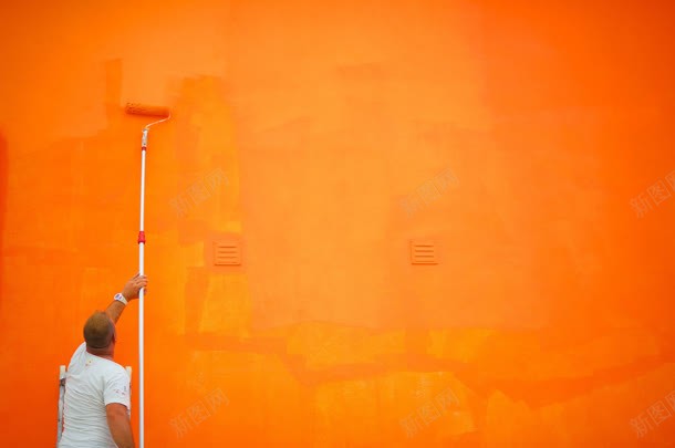 刷墙的男人橙色海报背景jpg设计背景_新图网 https://ixintu.com 橙色 海报 男人 背景