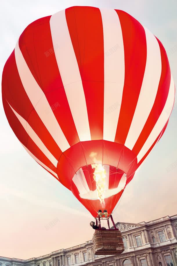 巨大的红色热气球jpg设计背景_新图网 https://ixintu.com 巨大 热气球 红色