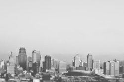 雾霾城市灰色雾霾下的城市高清图片
