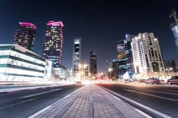 马路夜景背景图片城市都市夜晚马路背景片高清图片