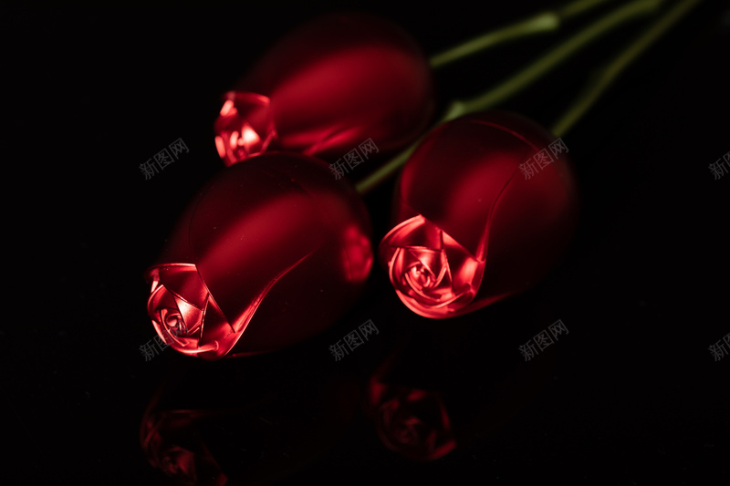 黑色红金属玫瑰4jpg设计背景_新图网 https://ixintu.com 玫瑰 红宝石 金属 金属玫瑰