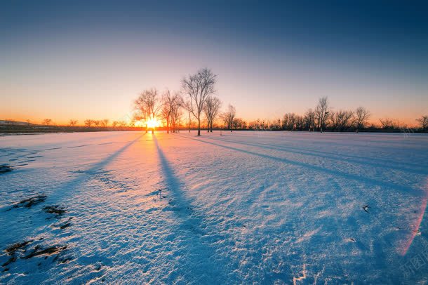 雪后初升的一抹阳光jpg设计背景_新图网 https://ixintu.com 阳光 雪后