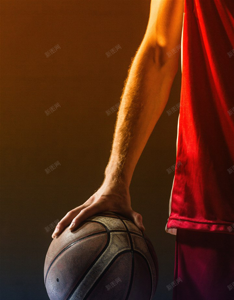 拿着篮球的手psd_新图网 https://ixintu.com 体育 健身 手 摄影 比赛 篮球 篮球摄影 运动 风景