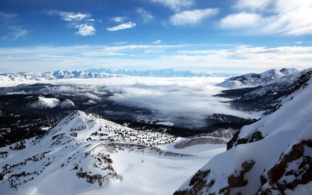 蓝天白云下的一片雪山jpg设计背景_新图网 https://ixintu.com 白云 蓝天 雪山