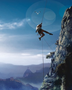 男人大气蓝天攀岩背景高清图片