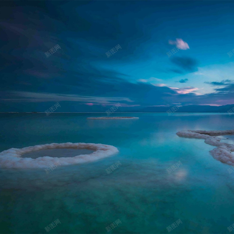 奇异的海中岛礁psd_新图网 https://ixintu.com 主图 摄影 海水湛蓝礁石圆环 风景