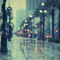 咖啡厅雨后的街景背景浪漫雨后街景高清图片