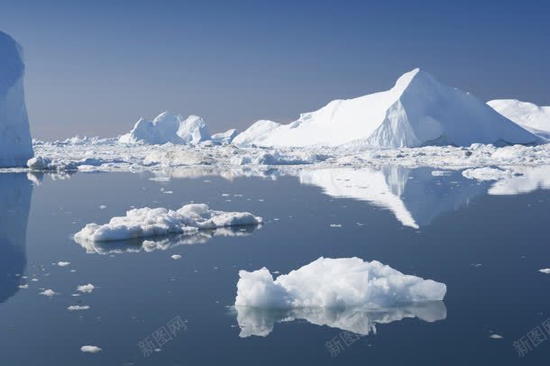 漂浮的白色冰山jpg设计背景_新图网 https://ixintu.com 冰山 模型 漂浮 白色 素材