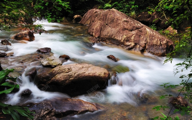 溪流风光背景jpg设计背景_新图网 https://ixintu.com 优美 利落 干净 旅行