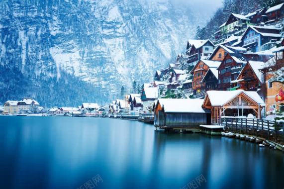 冬季村庄平静湖面海报背景背景