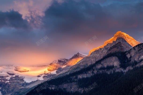 阳光天空雪地大山jpg设计背景_新图网 https://ixintu.com 大山 天空 阳光 雪地