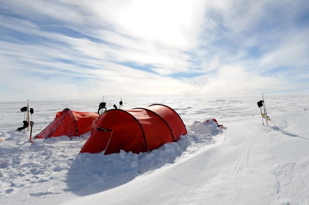 雪地里的帐篷海报背景jpg设计背景_新图网 https://ixintu.com 帐篷 海报 背景 雪地