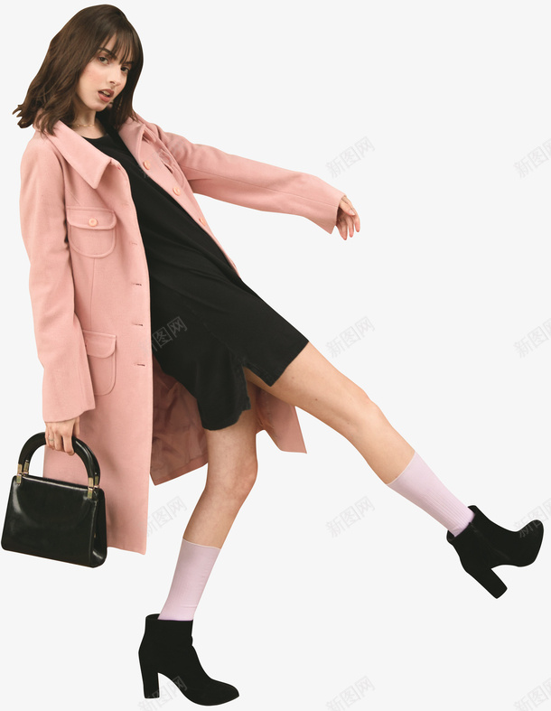 时尚女孩时髦女生png免抠素材_新图网 https://ixintu.com FASHION 倾斜 外国人 外套 巧克力女孩 挎包 活泼 短裙 穿裙子的女生 粉色 走路