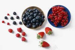 装盘水果草莓蓝莓高清图片