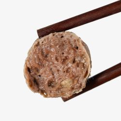 混合丸子实物筷子夹着半颗牛肉丸高清图片