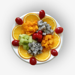 白色果盘白色盘子里的水果沙拉高清图片