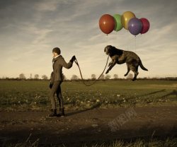 别懒懒狗黑色宠物气球人物遛狗高清图片