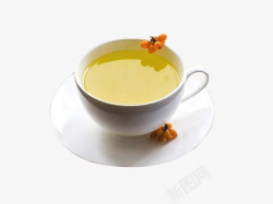 晒干的沙棘果茶白色杯子里的果茶高清图片