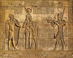 埃及图腾翅膀古埃及文字壁画雕刻高清图片