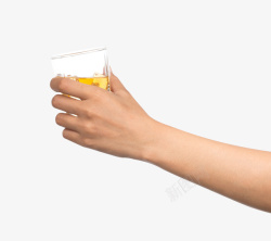 拿着酒杯握着酒杯的手高清图片