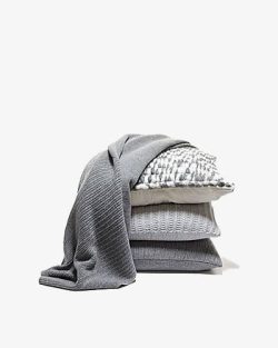 灰色抱枕毛毯素材