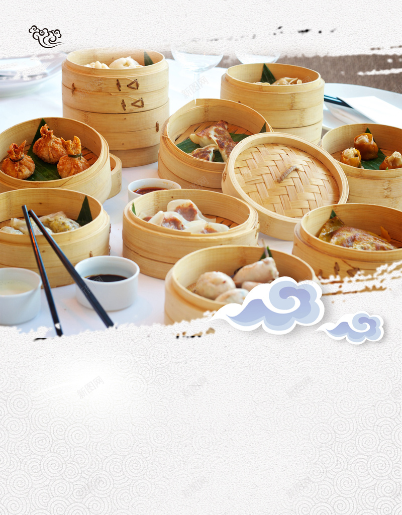 广州粤式早茶海报港式美食早餐psd设计背景_新图网 https://ixintu.com 中国风 广州粤式 早茶海报设计 早餐 汤包 港式美食 祥云底纹 美味 菜谱 蒸饺 面食