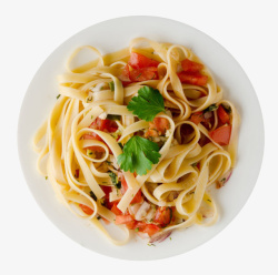 美食俯视白色碟子里的西红柿辣椒拌面高清图片