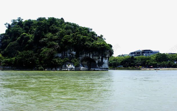 绿色象鼻山png免抠素材_新图网 https://ixintu.com 云彩 天空 山水 山水风景 摄影 桂林 海 海洋 海滩 自然景观 蓝天 象鼻山