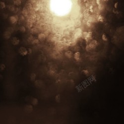 外发光效果模糊的雨珠朦胧的月高清图片