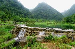 朝阳风景小七孔高清图片