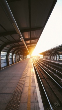 阳光月台铁轨H5背景摄影图片