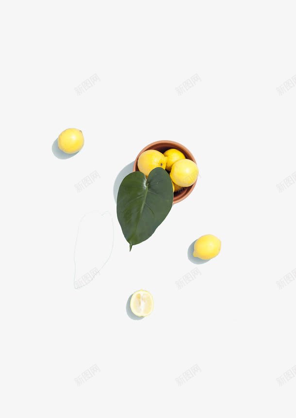 简约桌面俯瞰png免抠素材_新图网 https://ixintu.com 摆设 柠檬 橘子 简洁 简约 绿叶
