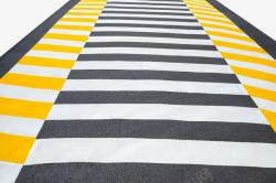 人行道黄色斑马线高清图片