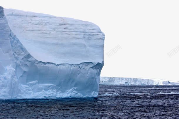 白色冰山png免抠素材_新图网 https://ixintu.com 冰山 冰山一角 大海 浮冰 海平面 海面 白色