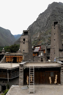 四川羌族居民碉楼素材